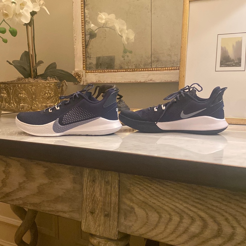 Nike size 10 navy